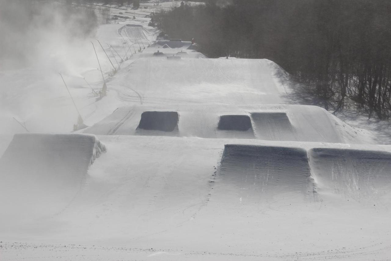 The Black Bear Lodge At Stratton Mountain Resort Exterior foto